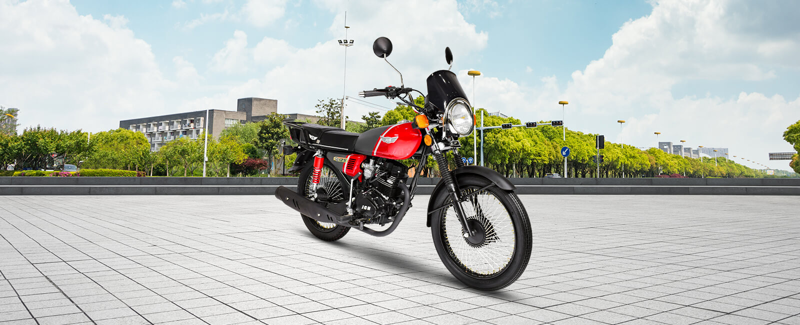 Moto utilitaria CG 150 en la pista